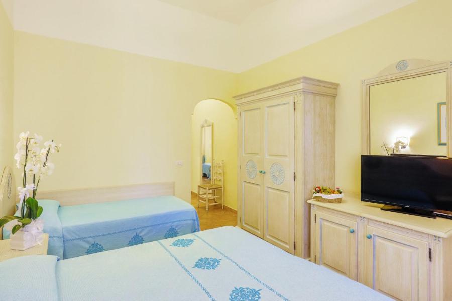 Nicolaus Club Li Cucutti Hotel Agrustos Екстериор снимка